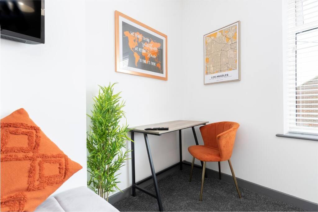 Modern Centrally Located 3 Bed Property With Tvs In Each Bedroom Super Fast Wifi And Crisp White Hotel Linen Hosted By Our Home Short Stays Дарлингтон Экстерьер фото