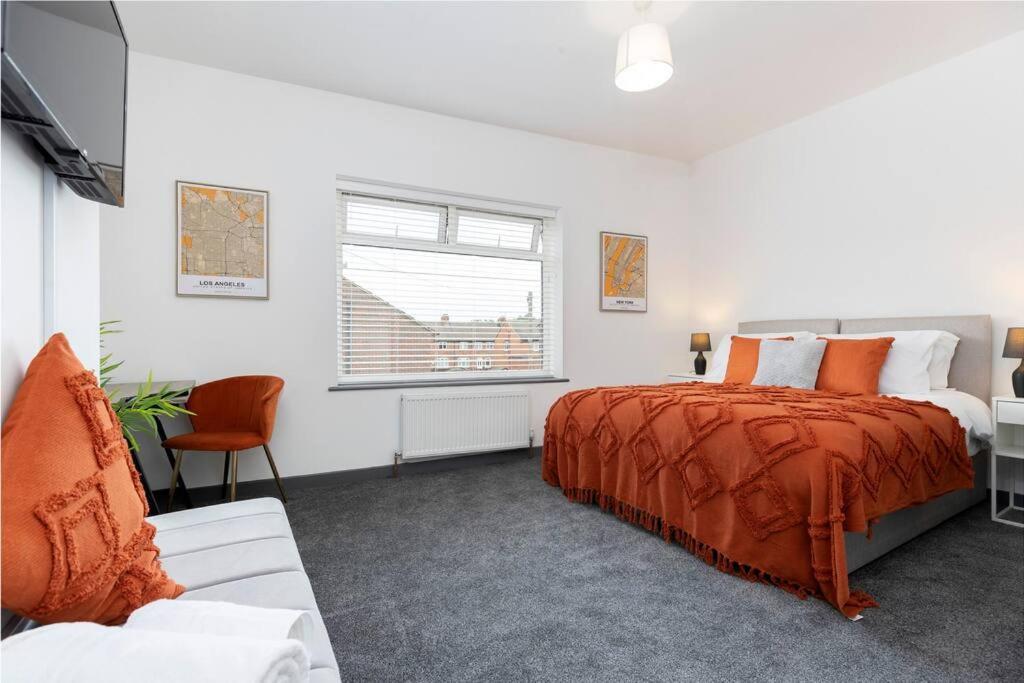 Modern Centrally Located 3 Bed Property With Tvs In Each Bedroom Super Fast Wifi And Crisp White Hotel Linen Hosted By Our Home Short Stays Дарлингтон Экстерьер фото